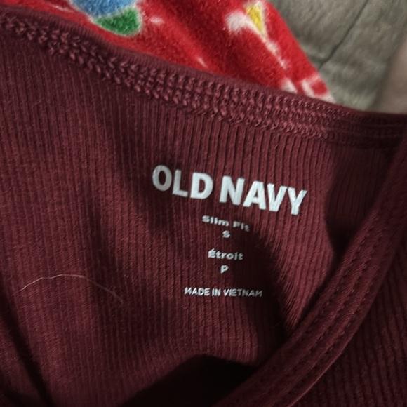 burgendy tank top - Picture 2 of 2